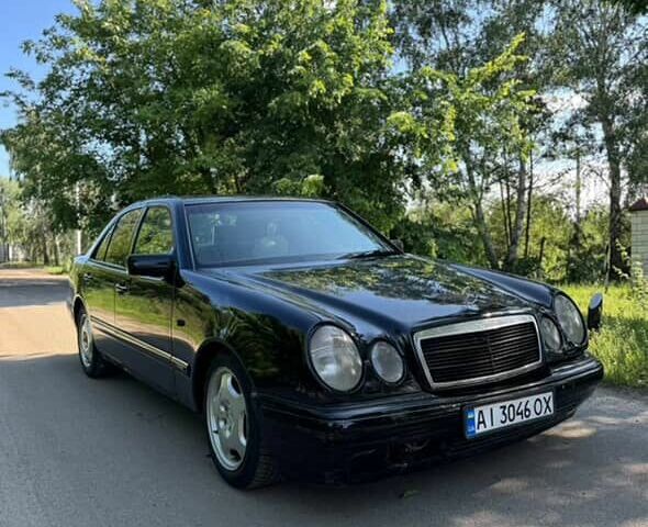 Чорний Мерседес 280, об'ємом двигуна 2.8 л та пробігом 300 тис. км за 1600 $, фото 1 на Automoto.ua