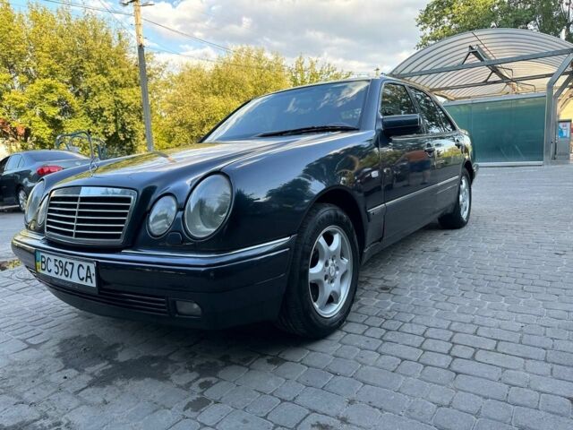 Черный Мерседес 280, объемом двигателя 2.8 л и пробегом 280 тыс. км за 5500 $, фото 1 на Automoto.ua