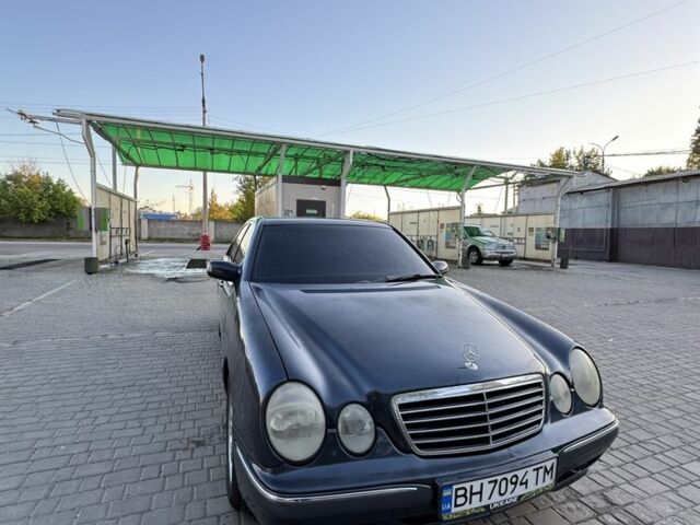 Черный Мерседес 280, объемом двигателя 2.8 л и пробегом 490 тыс. км за 3700 $, фото 1 на Automoto.ua