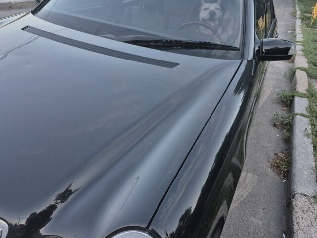 Чорний Мерседес 280, об'ємом двигуна 2.8 л та пробігом 360 тис. км за 1500 $, фото 1 на Automoto.ua