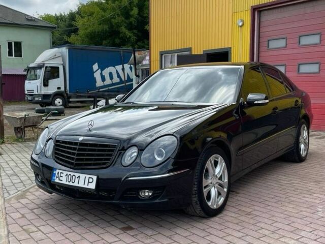 Черный Мерседес 280, объемом двигателя 3 л и пробегом 120 тыс. км за 4600 $, фото 1 на Automoto.ua