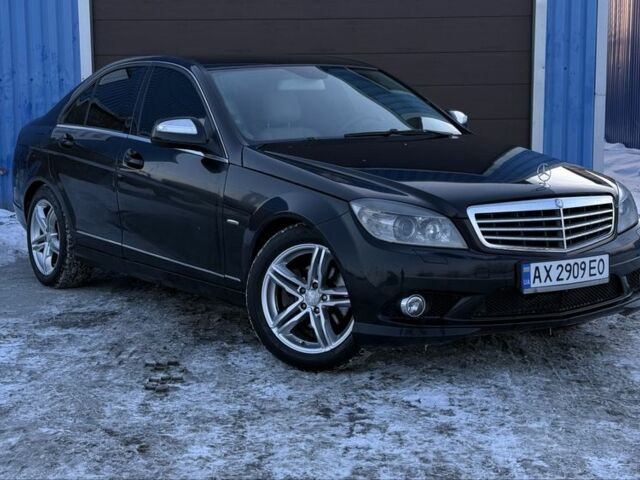 Черный Мерседес 280, объемом двигателя 3 л и пробегом 306 тыс. км за 8199 $, фото 1 на Automoto.ua