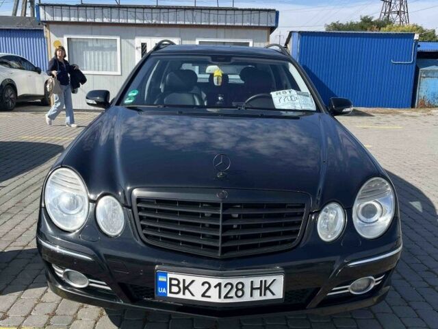 Черный Мерседес 280, объемом двигателя 3 л и пробегом 328 тыс. км за 7727 $, фото 1 на Automoto.ua