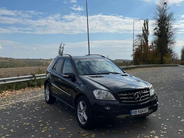 Черный Мерседес 280, объемом двигателя 3 л и пробегом 306 тыс. км за 11500 $, фото 1 на Automoto.ua