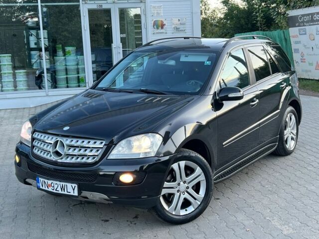 Черный Мерседес 280, объемом двигателя 3 л и пробегом 260 тыс. км за 6700 $, фото 1 на Automoto.ua