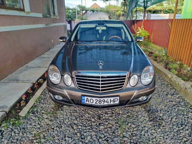 Коричневий Мерседес 280, об'ємом двигуна 3 л та пробігом 288 тис. км за 13000 $, фото 1 на Automoto.ua