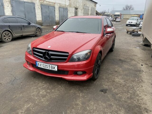 Червоний Мерседес 280, об'ємом двигуна 0 л та пробігом 300 тис. км за 4011 $, фото 1 на Automoto.ua
