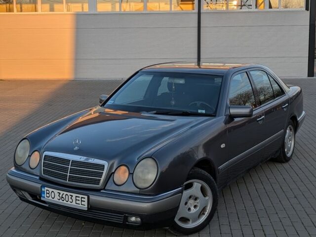 Серый Мерседес 280, объемом двигателя 2.8 л и пробегом 456 тыс. км за 2799 $, фото 1 на Automoto.ua