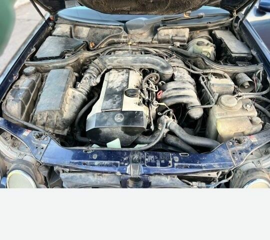 Синий Мерседес 280, объемом двигателя 2.8 л и пробегом 400 тыс. км за 1500 $, фото 1 на Automoto.ua