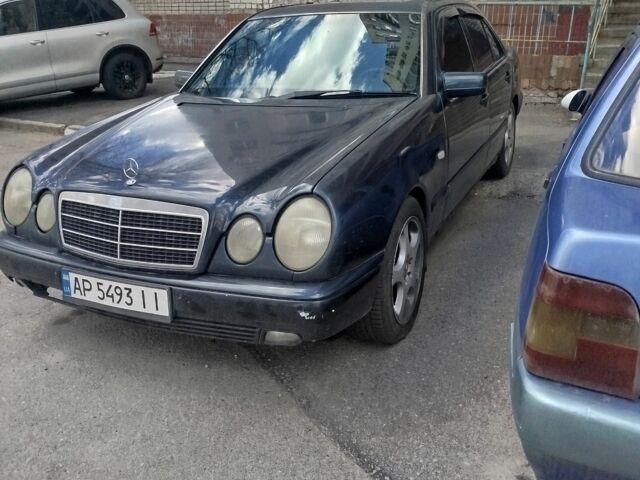 Синій Мерседес 280, об'ємом двигуна 2.8 л та пробігом 360 тис. км за 2800 $, фото 1 на Automoto.ua