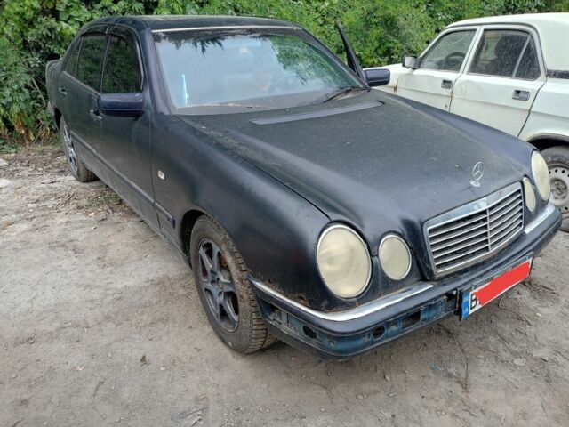 Синий Мерседес 280, объемом двигателя 0 л и пробегом 350 тыс. км за 998 $, фото 1 на Automoto.ua
