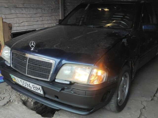 Синій Мерседес 280, об'ємом двигуна 0 л та пробігом 330 тис. км за 1200 $, фото 1 на Automoto.ua