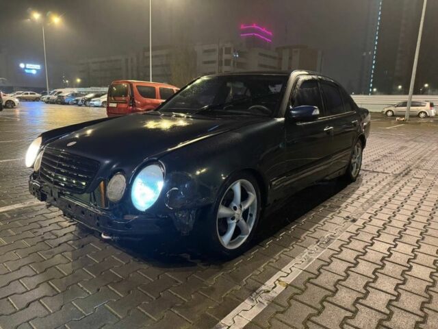 Синий Мерседес 280, объемом двигателя 2.4 л и пробегом 250 тыс. км за 1500 $, фото 1 на Automoto.ua