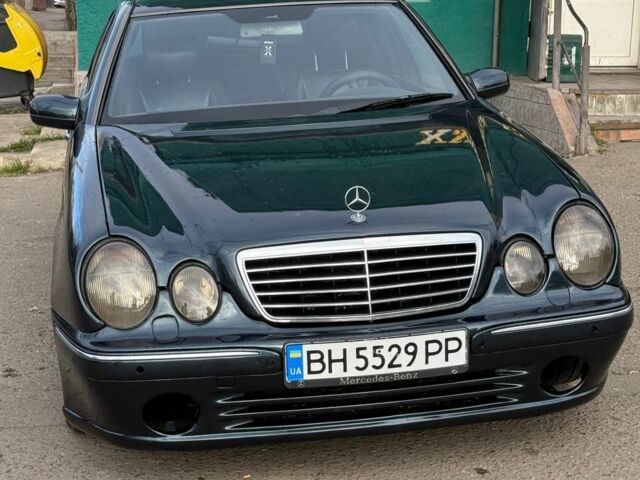 Синій Мерседес 280, об'ємом двигуна 2.8 л та пробігом 300 тис. км за 4200 $, фото 1 на Automoto.ua