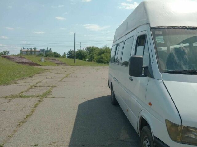 Белый Мерседес 300, объемом двигателя 2.3 л и пробегом 450 тыс. км за 4200 $, фото 1 на Automoto.ua