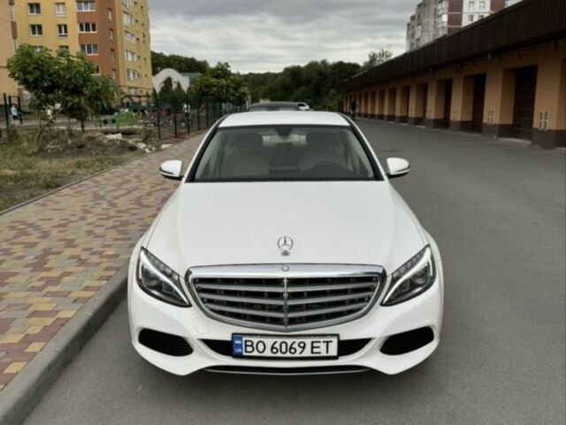 Білий Мерседес 300, об'ємом двигуна 2 л та пробігом 138 тис. км за 17000 $, фото 1 на Automoto.ua