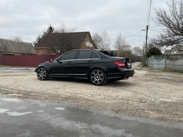 Чорний Мерседес 300, об'ємом двигуна 3 л та пробігом 166 тис. км за 5100 $, фото 1 на Automoto.ua