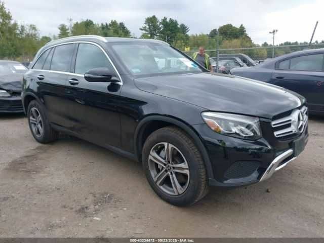 Черный Мерседес 300, объемом двигателя 2 л и пробегом 58 тыс. км за 5800 $, фото 1 на Automoto.ua