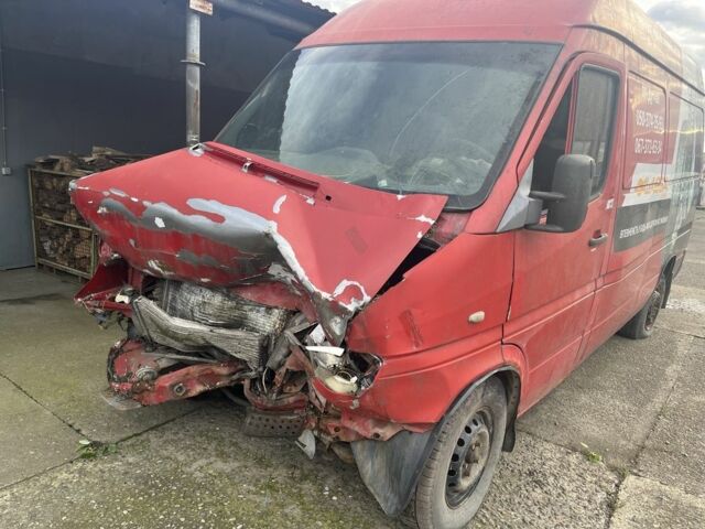 Красный Мерседес 300, объемом двигателя 2.45 л и пробегом 500 тыс. км за 3000 $, фото 1 на Automoto.ua