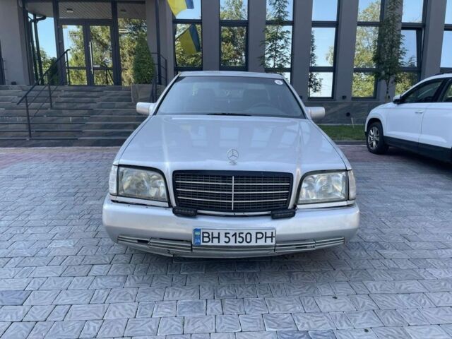 Сірий Мерседес 300, об'ємом двигуна 3.2 л та пробігом 380 тис. км за 3300 $, фото 1 на Automoto.ua