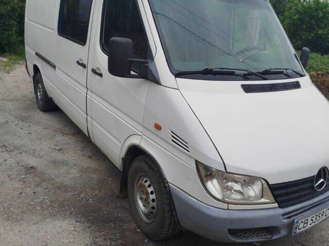 Белый Мерседес 320, объемом двигателя 0 л и пробегом 300 тыс. км за 5500 $, фото 1 на Automoto.ua