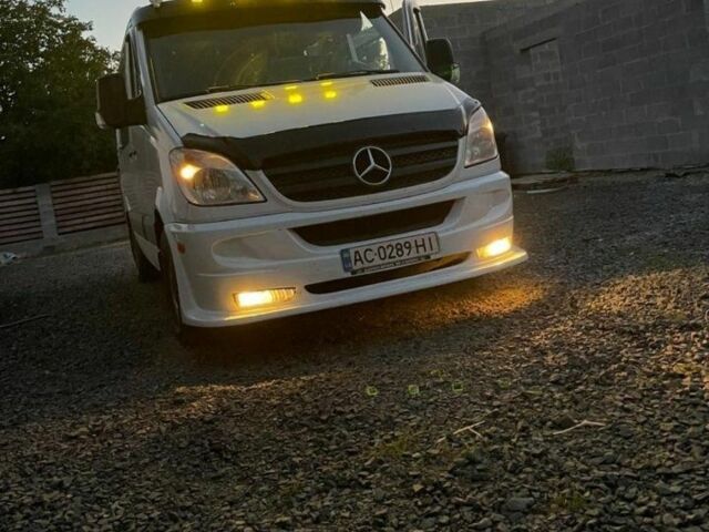 Белый Мерседес 320, объемом двигателя 2.1 л и пробегом 500 тыс. км за 11300 $, фото 1 на Automoto.ua