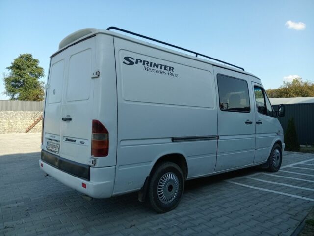 Белый Мерседес 320, объемом двигателя 2.9 л и пробегом 300 тыс. км за 4250 $, фото 1 на Automoto.ua