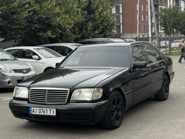 Черный Мерседес 320, объемом двигателя 4.2 л и пробегом 400 тыс. км за 3004 $, фото 1 на Automoto.ua