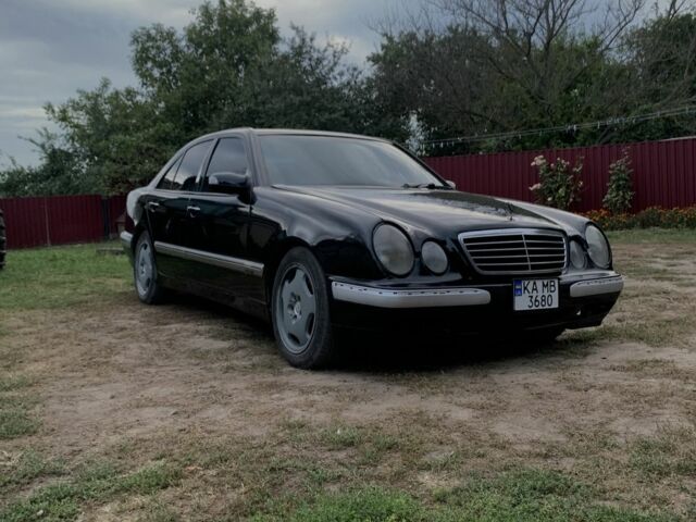 Чорний Мерседес 320, об'ємом двигуна 3.2 л та пробігом 433 тис. км за 4400 $, фото 1 на Automoto.ua