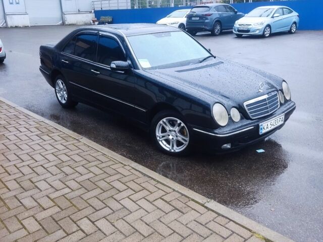 Чорний Мерседес 320, об'ємом двигуна 3.2 л та пробігом 337 тис. км за 4650 $, фото 1 на Automoto.ua