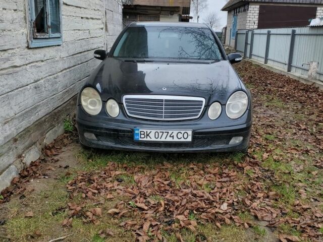 Черный Мерседес 320, объемом двигателя 0 л и пробегом 300 тыс. км за 1800 $, фото 1 на Automoto.ua