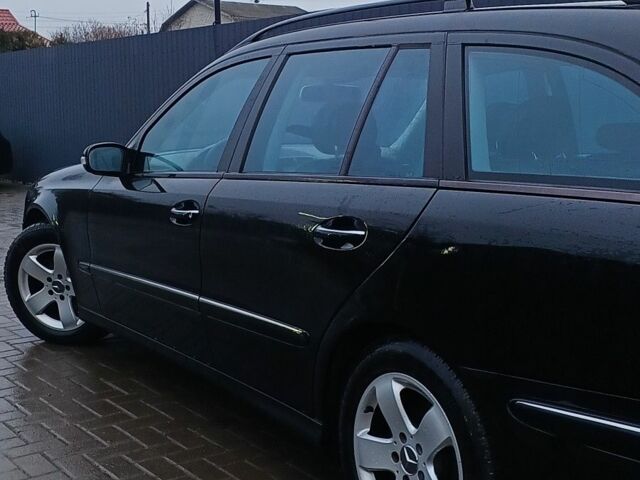 Черный Мерседес 320, объемом двигателя 3.2 л и пробегом 380 тыс. км за 4000 $, фото 1 на Automoto.ua