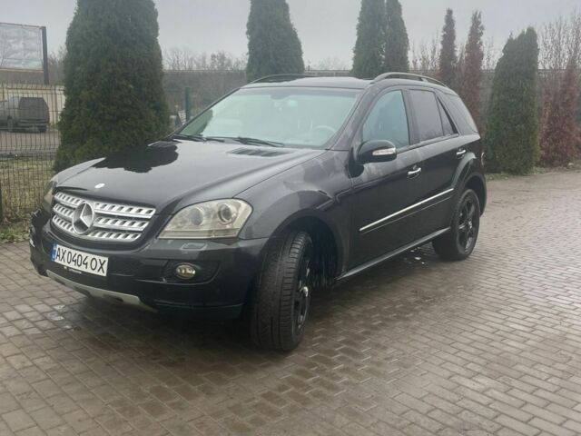 Черный Мерседес 320, объемом двигателя 3 л и пробегом 440 тыс. км за 7500 $, фото 1 на Automoto.ua