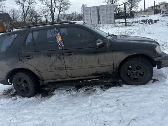 Чорний Мерседес 320, об'ємом двигуна 3.2 л та пробігом 3 тис. км за 3500 $, фото 1 на Automoto.ua