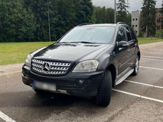 Черный Мерседес 320, объемом двигателя 3 л и пробегом 364 тыс. км за 6200 $, фото 1 на Automoto.ua