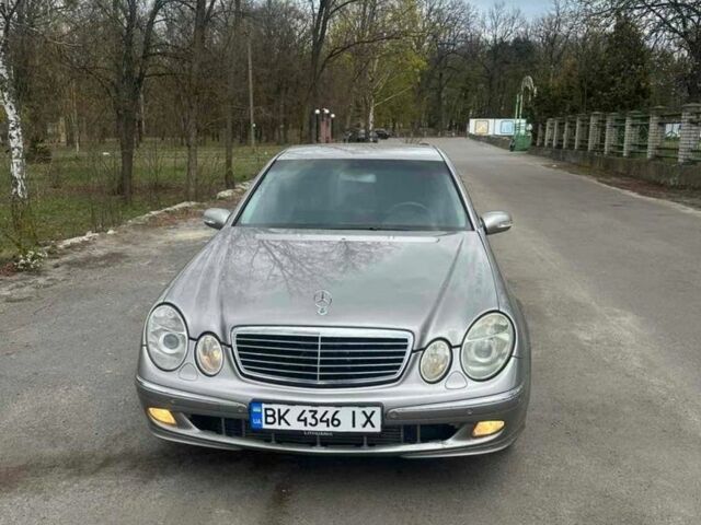 Серый Мерседес 320, объемом двигателя 3.2 л и пробегом 400 тыс. км за 5850 $, фото 1 на Automoto.ua