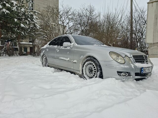 Серый Мерседес 320, объемом двигателя 3 л и пробегом 383 тыс. км за 9450 $, фото 1 на Automoto.ua