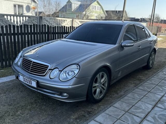 Серый Мерседес 320, объемом двигателя 3.2 л и пробегом 360 тыс. км за 6300 $, фото 1 на Automoto.ua