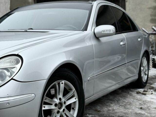 Серый Мерседес 320, объемом двигателя 3.2 л и пробегом 455 тыс. км за 6100 $, фото 1 на Automoto.ua