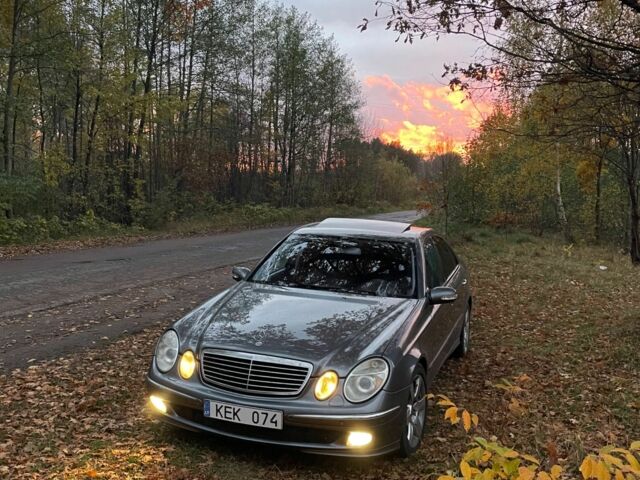 Серый Мерседес 320, объемом двигателя 3.2 л и пробегом 350 тыс. км за 3950 $, фото 1 на Automoto.ua