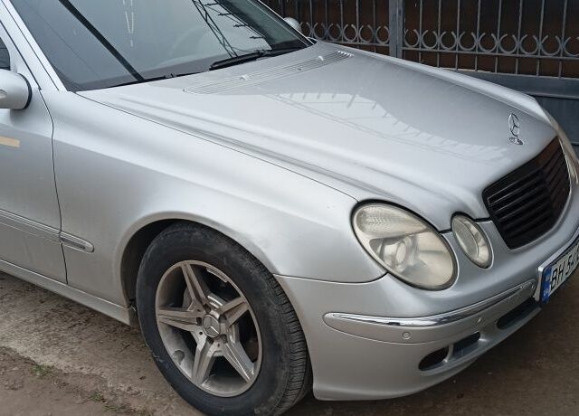 Серый Мерседес 320, объемом двигателя 3.2 л и пробегом 320 тыс. км за 6300 $, фото 1 на Automoto.ua