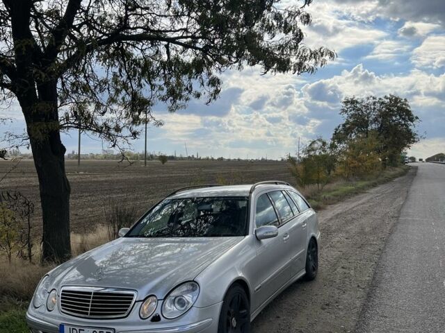 Серый Мерседес 320, объемом двигателя 3.2 л и пробегом 360 тыс. км за 3750 $, фото 1 на Automoto.ua