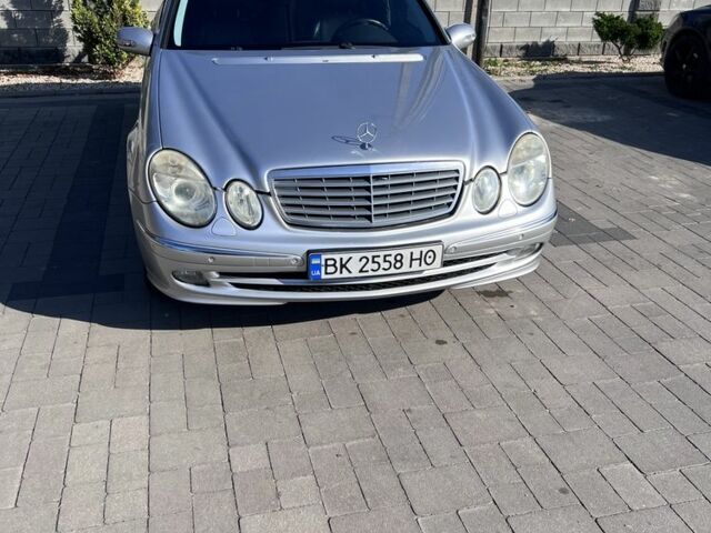 Сірий Мерседес 320, об'ємом двигуна 3.2 л та пробігом 360 тис. км за 5222 $, фото 1 на Automoto.ua