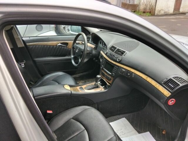 Сірий Мерседес 320, об'ємом двигуна 0 л та пробігом 400 тис. км за 3000 $, фото 1 на Automoto.ua