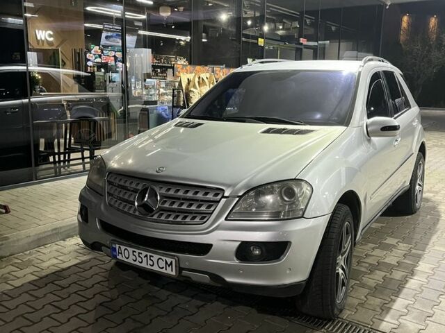 Сірий Мерседес 320, об'ємом двигуна 3 л та пробігом 315 тис. км за 10700 $, фото 1 на Automoto.ua