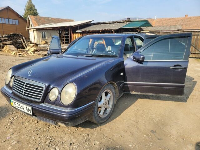 Синий Мерседес 320, объемом двигателя 0 л и пробегом 300 тыс. км за 1750 $, фото 1 на Automoto.ua