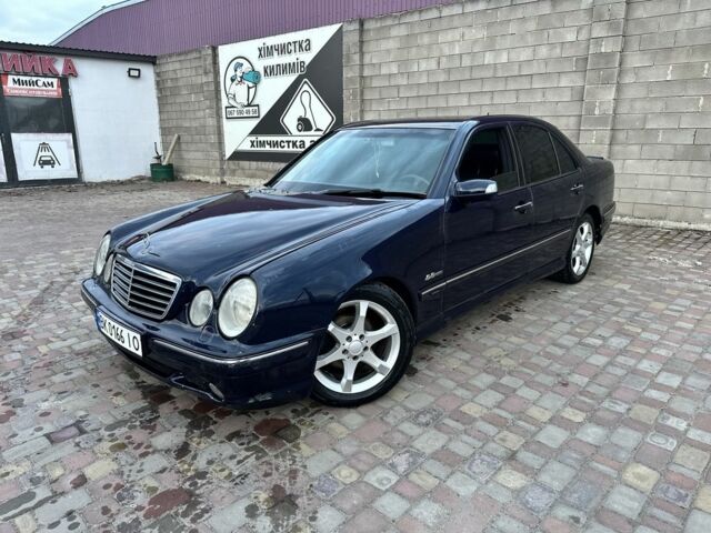 Синій Мерседес 320, об'ємом двигуна 3.2 л та пробігом 408 тис. км за 4499 $, фото 1 на Automoto.ua