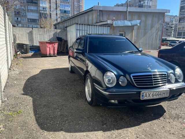 Синий Мерседес 320, объемом двигателя 3.2 л и пробегом 380 тыс. км за 6500 $, фото 1 на Automoto.ua