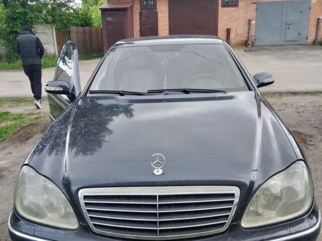Синий Мерседес 320, объемом двигателя 3.2 л и пробегом 450 тыс. км за 6000 $, фото 1 на Automoto.ua