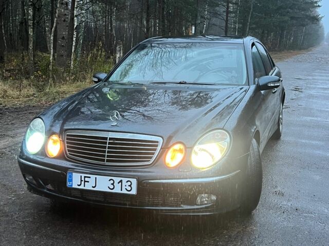 Синий Мерседес 320, объемом двигателя 3.2 л и пробегом 620 тыс. км за 3300 $, фото 1 на Automoto.ua